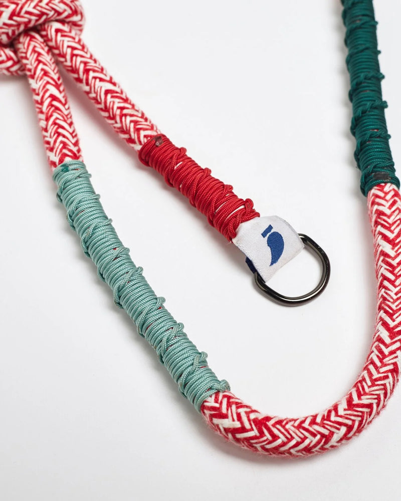 Red Corme cross-body dog leash details